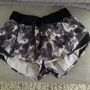 COPY - Lululemon shorts 2’5